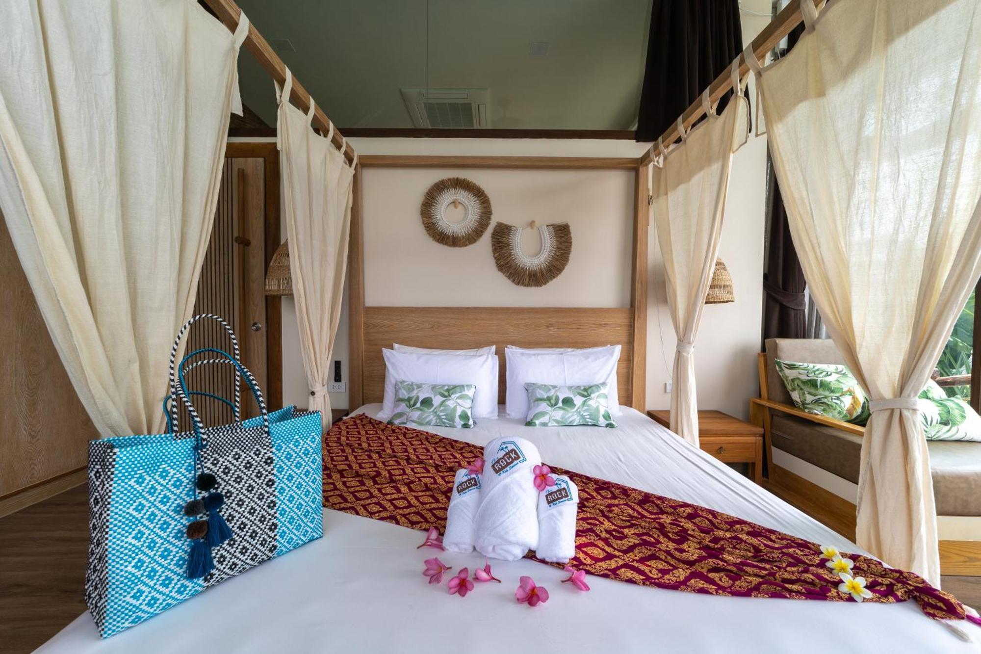 The Rock Samui Beach Resort Lamai Beach  Bilik gambar